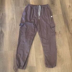 Vuori boyfriend joggers size small, like new. Plumb heather color. Ankle length.